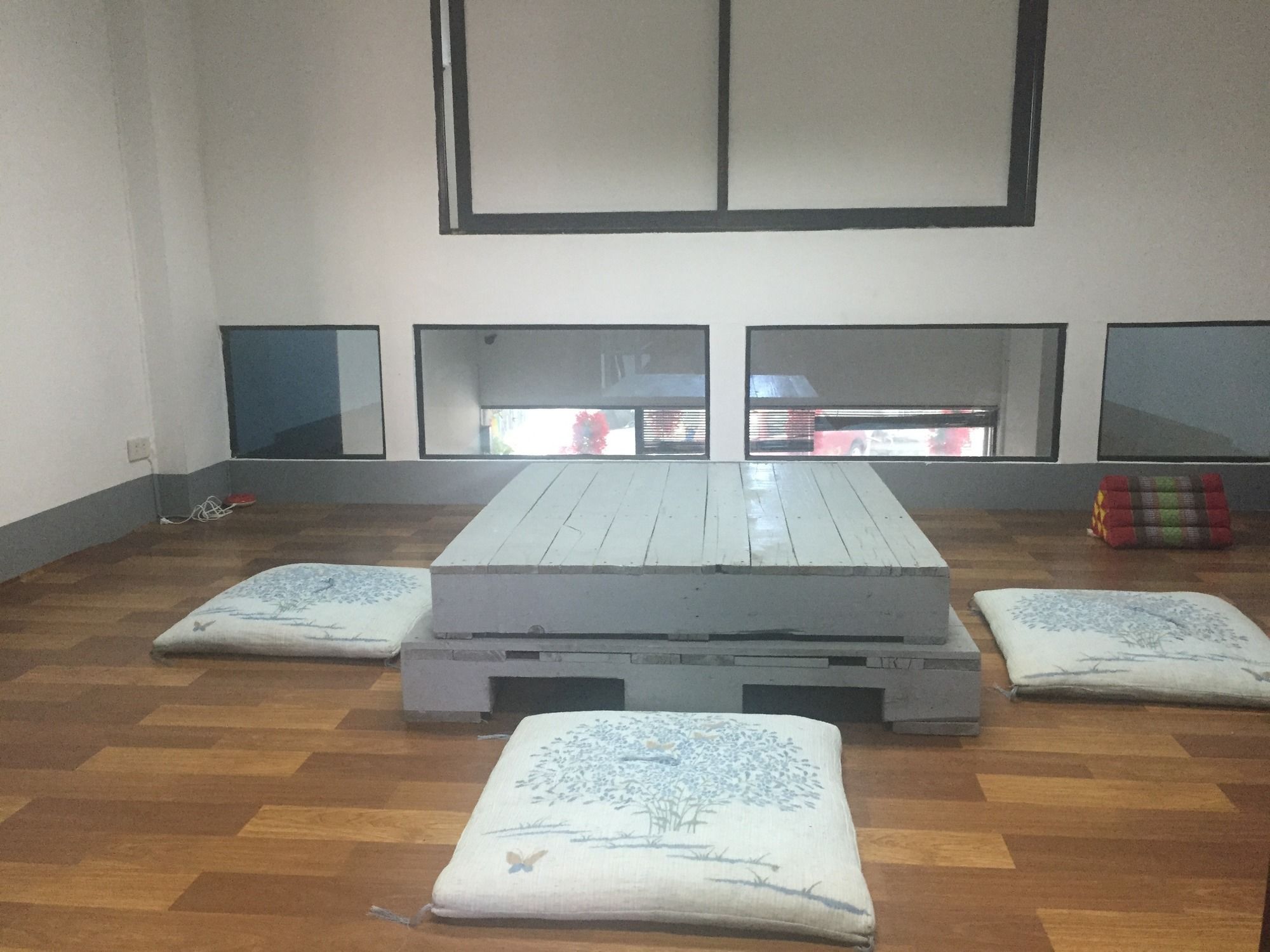 Zoe Hostel Чиангмай Екстериор снимка